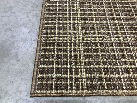 Carpet Warren chestnut gold