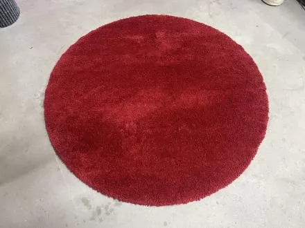 Delicate red