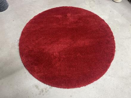 Delicate red