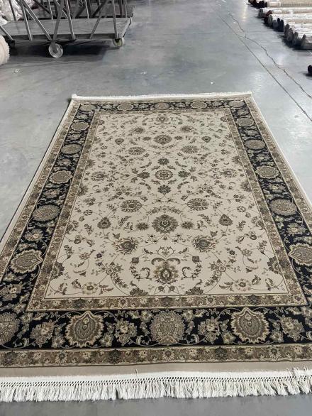 Carpet Esfahan 8942 ivory black